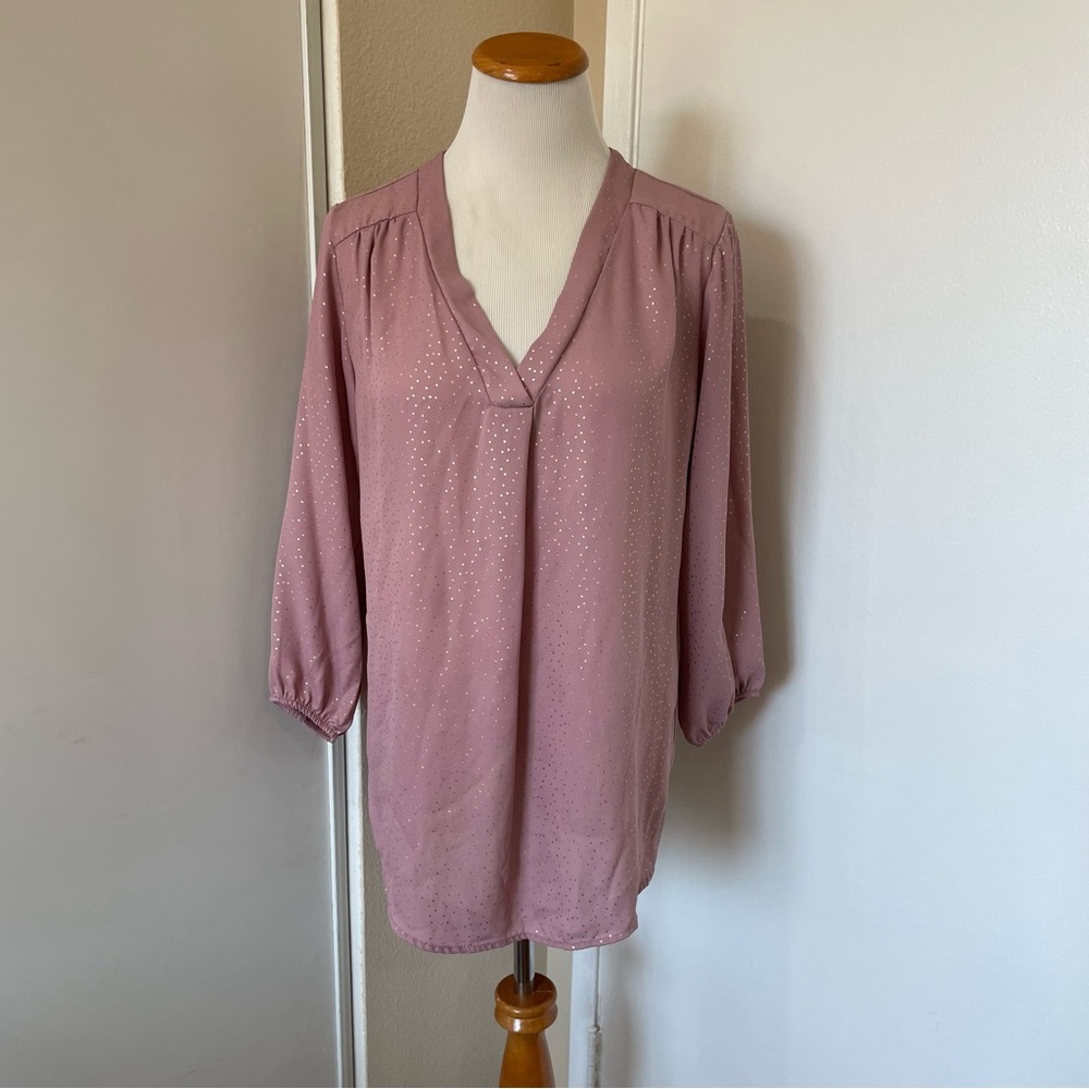 5 FOR $25 SALE 💗 Women's Pink Blouse with Gold details